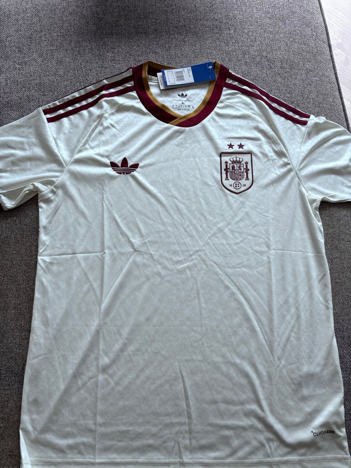 Spanje uitshirt 2027 ( 2 sterren), Shirt, Nieuw, Maat M, Ophalen of Verzenden