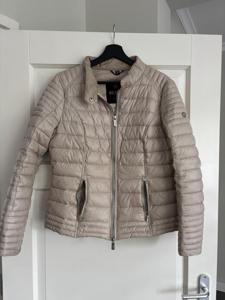 Reset dames (tussen)jasje, Ophalen of Verzenden, Zo goed als nieuw, Maat 38/40 (M), Beige