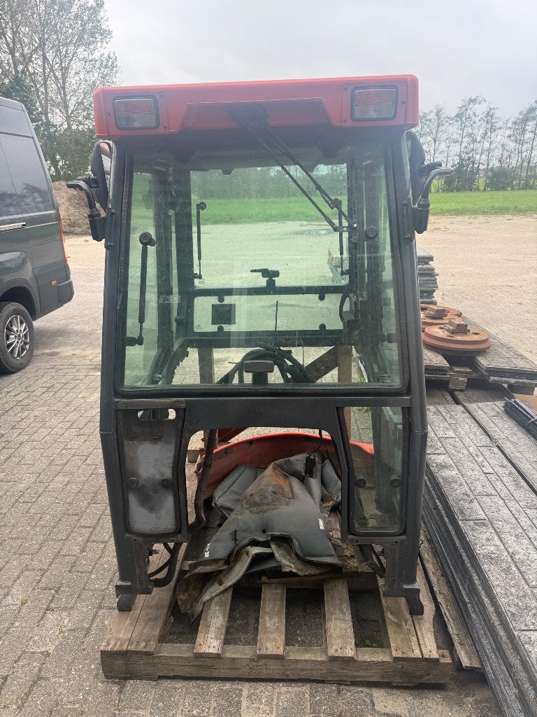 Kabine tractor, Ophalen