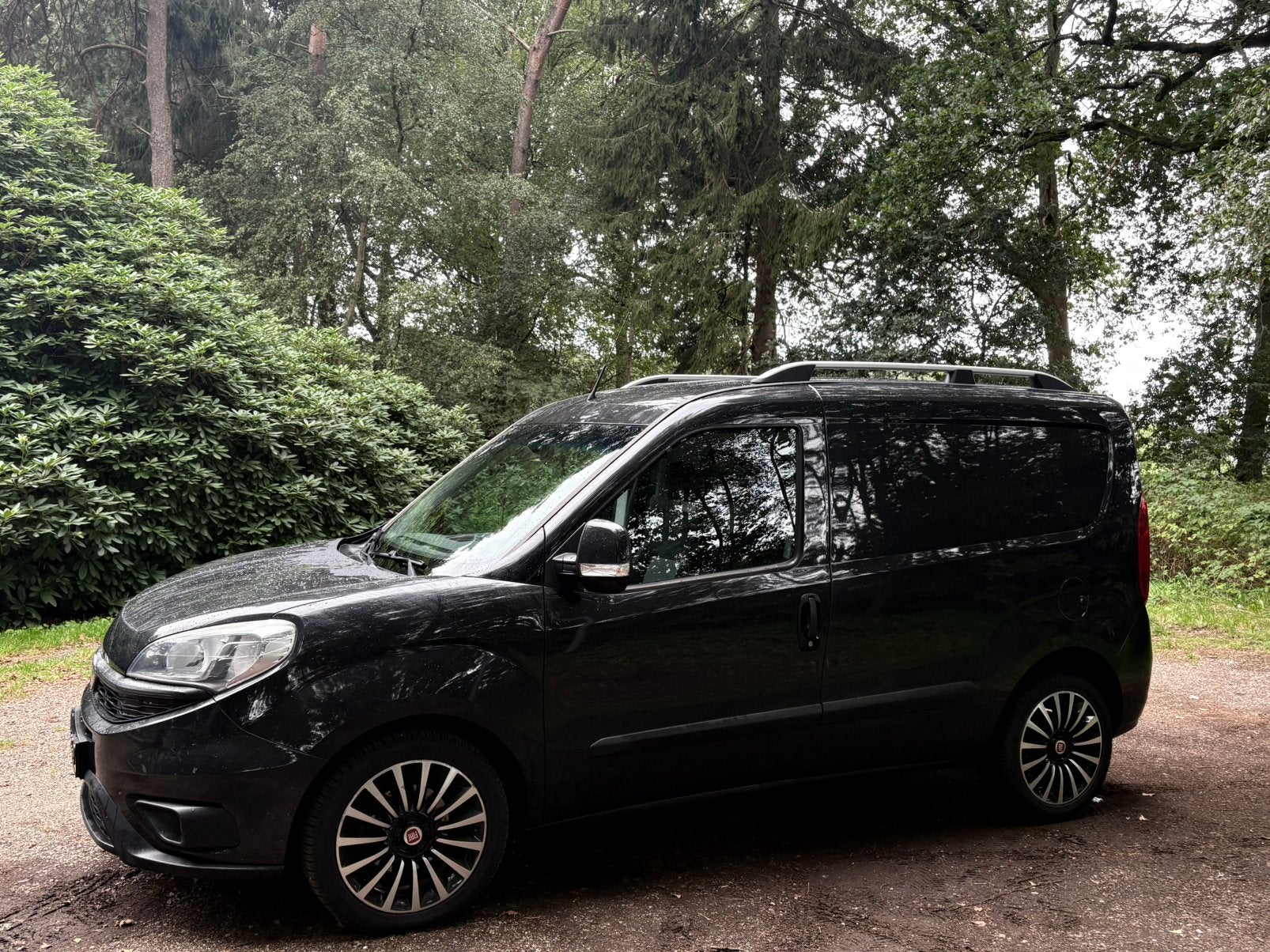 Fiat Doblò 1.6MJ Euro6 |2016 |Marge |Airco |Cruise |Trekhaak, Auto's, Voorwielaandrijving, Stof, 4 cilinders, Zwart