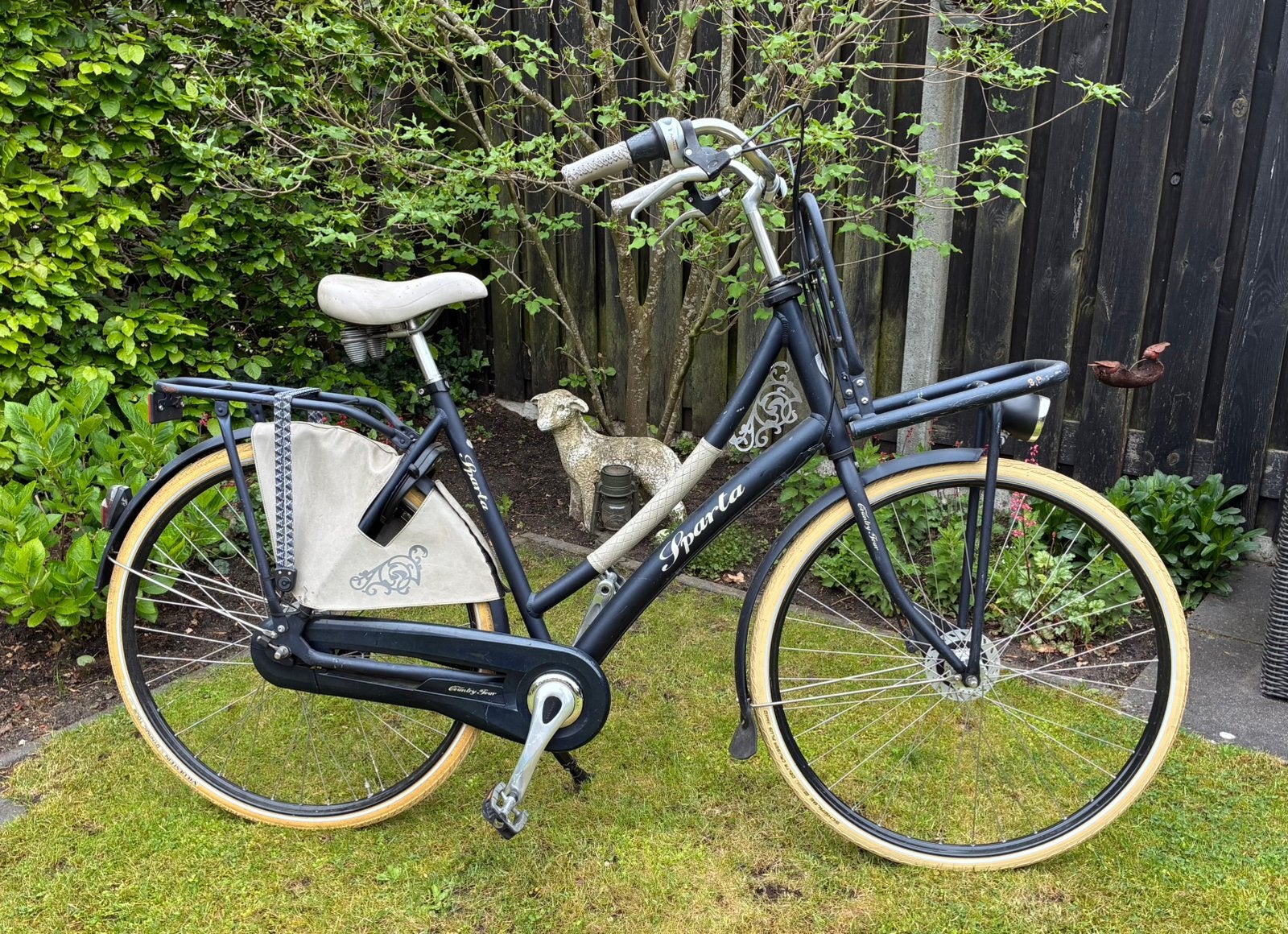 Prachtige meidenfiets, Fietsen en Brommers, Fietsen | Dames | Damesfietsen, Ophalen, Sparta, Gebruikt, Versnellingen