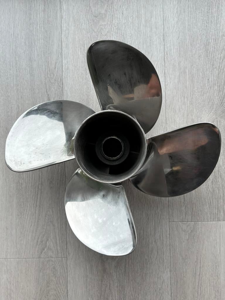Revolution 4 propeller, pitch 15, Ophalen of Verzenden, Zo goed als nieuw, Motor en Techniek, Motorboot