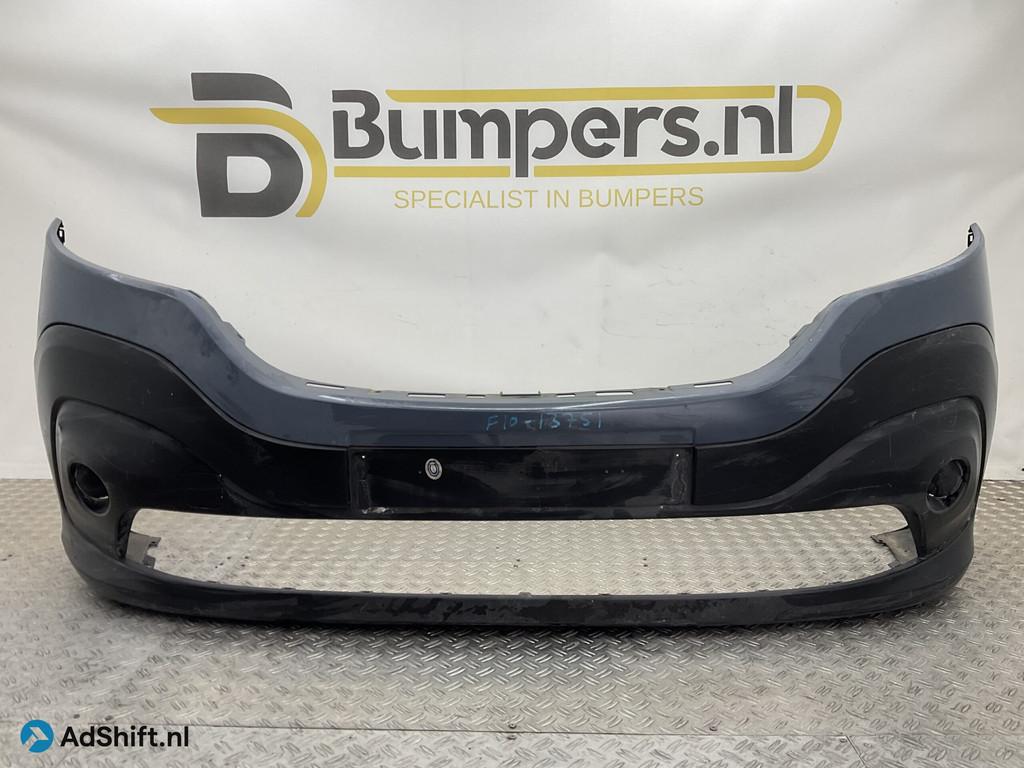 Bumper Renault Trafic 2014-2018 620223380R Voorbumper F10-13, Bumper