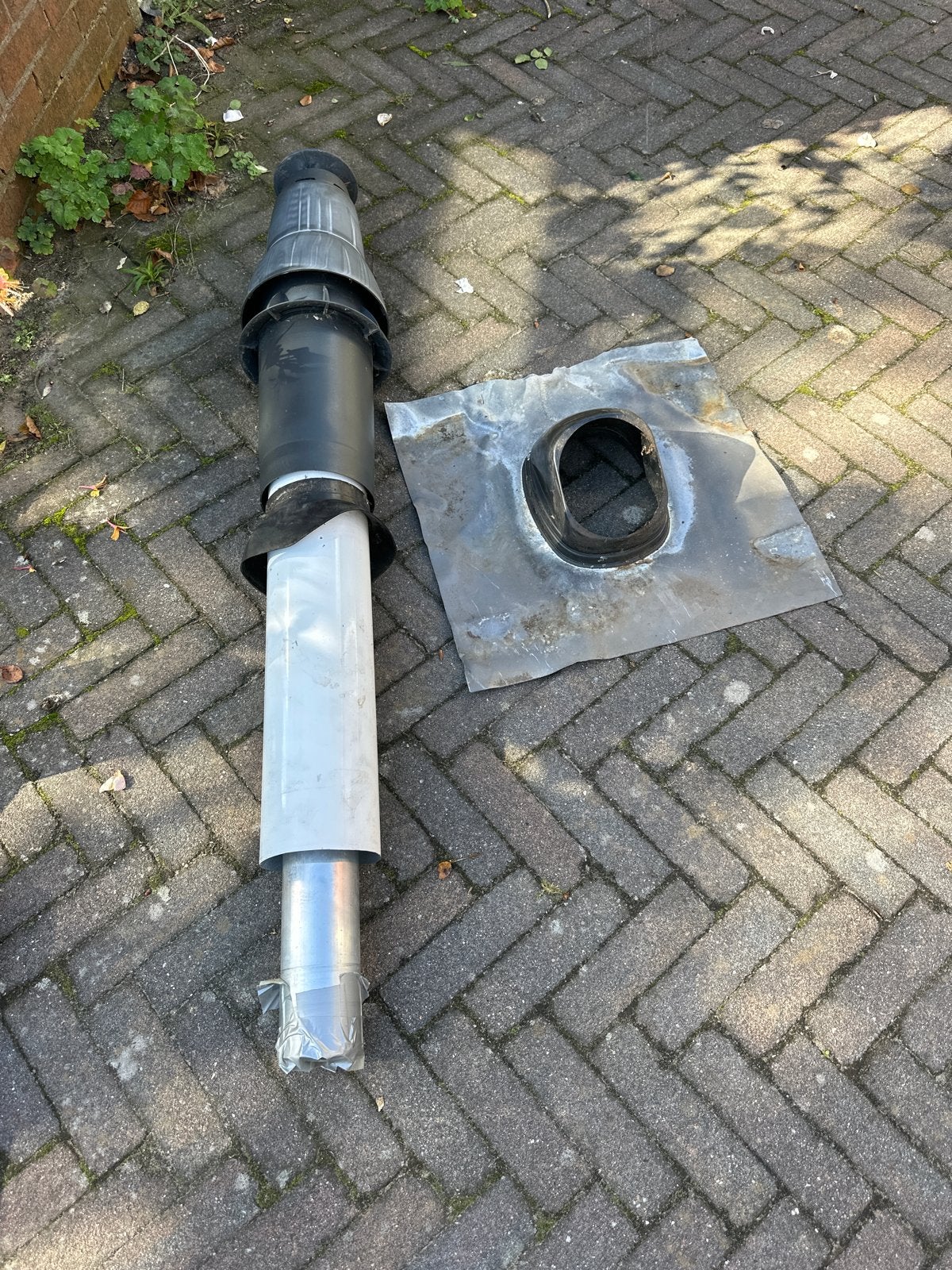 Ventilatiepijp met loodslab dakdoorvoer en toebehoren, Ophalen of Verzenden, Gebruikt, Ventilator en Afzuiger