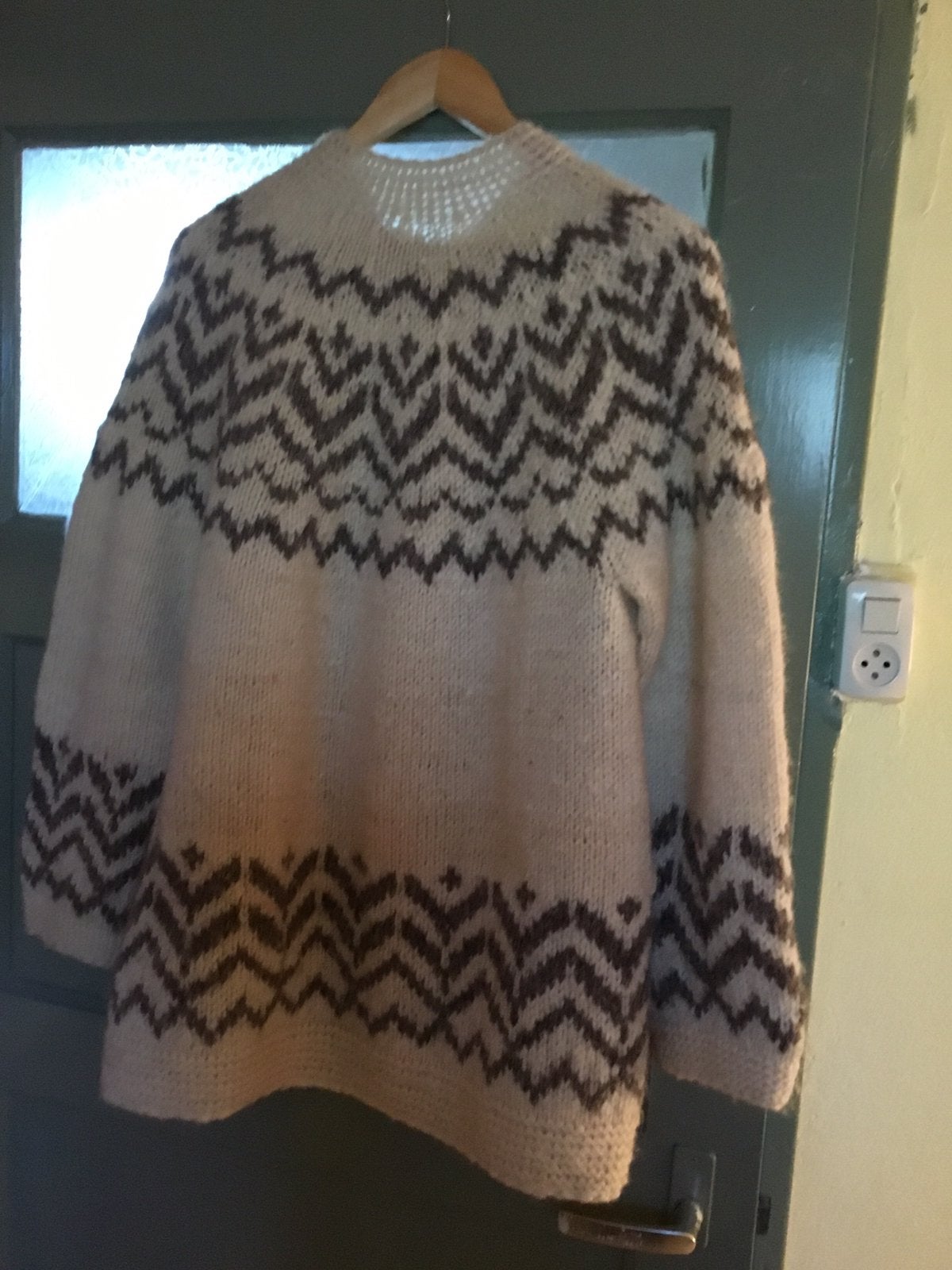 100% wollen schapen vest., Ophalen of Verzenden, Zo goed als nieuw, Maat 42/44 (L), Sjaal