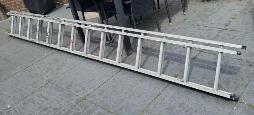 Alminium uitschuifbare ladder, Doe-het-zelf en Verbouw, Ladders en Trappen, Ophalen, Gebruikt, Ladder, Opvouwbaar of Inschuifbaar