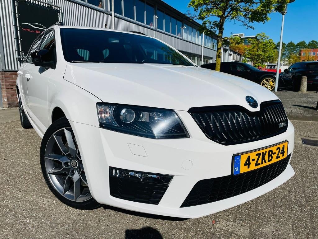 Skoda Octavia Combi 2.0 TSI RS 220 PK RS LEDER INTERIEUR, Auto's, Skoda, Voorwielaandrijving, Gebruikt, Euro 6, 4 cilinders