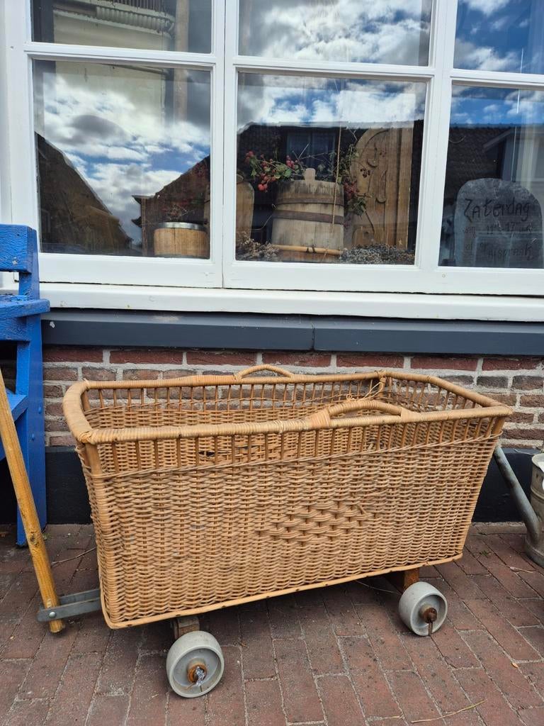 Oude rieten bolderkar/ mand, Antiek en Kunst, Ophalen