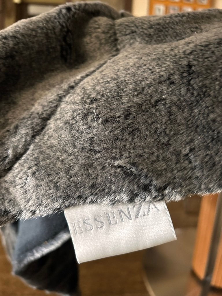 Essenza plaid incl kussen van glanzend imitatiebont, Ophalen, Nieuw, 150 cm, Imitatiebont