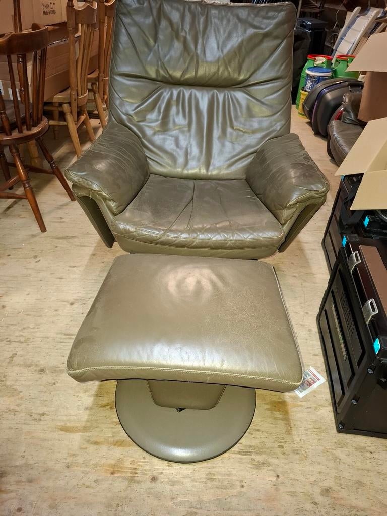 Leolux draaifautuil leder. 2 stuks en hocker., Huis en Inrichting, Fauteuils, Ophalen, 75 tot 100 cm