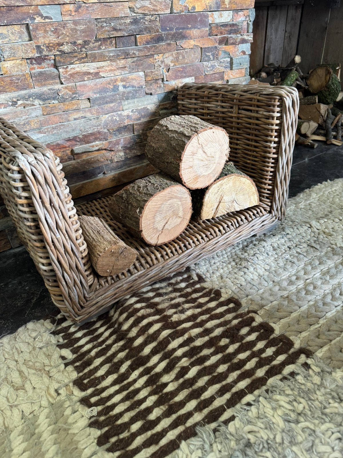 Rieten mand voor openhaard hout., Ophalen, Gebruikt, Gevlochten, Overige typen