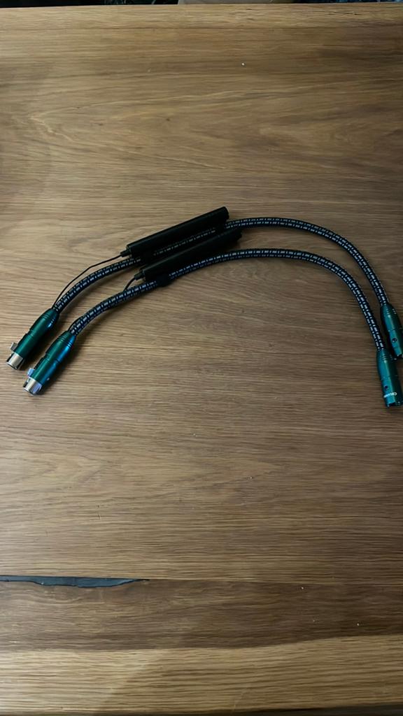 Set originele AudioQuest Columbia XLR + dbs 72v, 50cm, Ophalen of Verzenden, Zo goed als nieuw, Minder dan 2 meter, Interlink-kabel