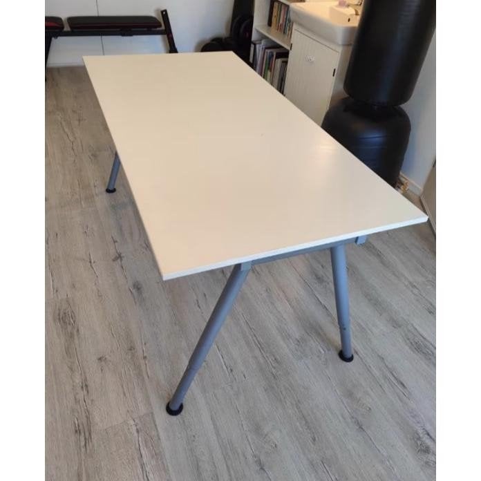 IKEA Desk 16080 cm – White – Sturdy Office/Study Table, Huis en Inrichting, Ophalen, Demontabel, 160 cm, Spaanplaat of MDF