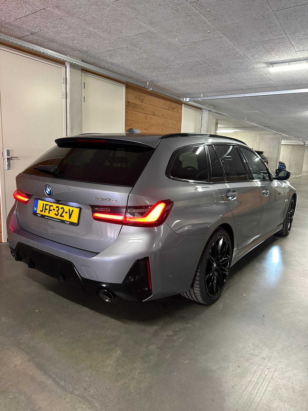 BMW 3-Serie 330e 292pk Aut 2022 Grijs, Auto's, BMW, 1998 cc, Zwart, 4 cilinders, Alcantara