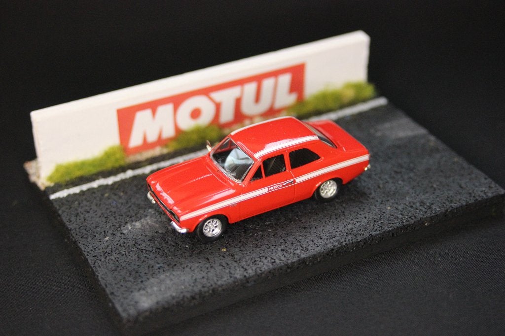 Diorama circuit met muur 1:43 Motul, Hobby en Vrije tijd, Modelbouw | Figuren en Diorama's, Info@bennie-gs.nl, Bennie G's, 7241MB