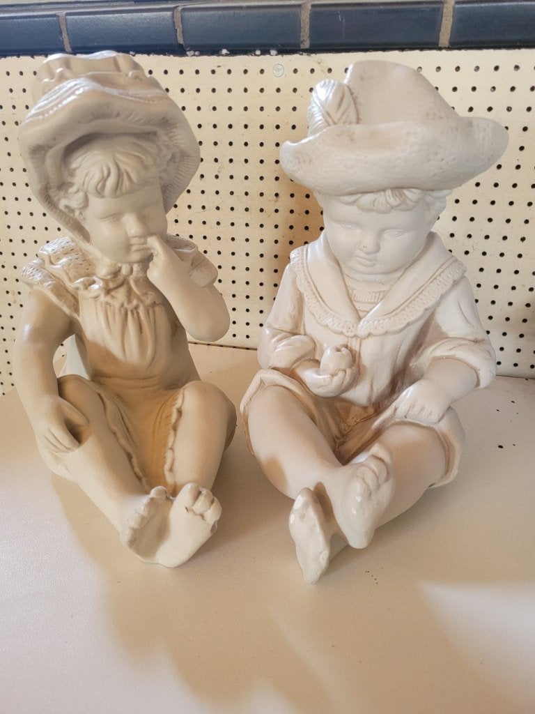 Beelden jongen en meisje off white, Ophalen of Verzenden, Gebruikt, Wit, Steen/keramiek