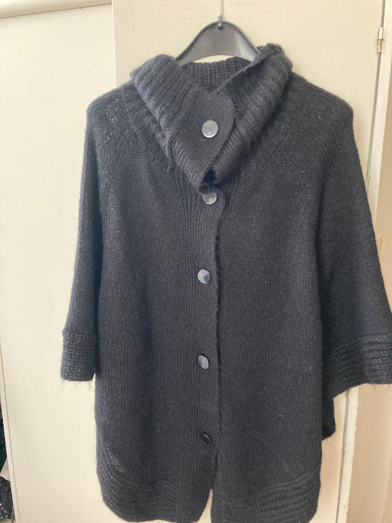 Poncho zwart 3 Suisses, 42/44, Kleding | Dames, Ophalen of Verzenden, Nieuw, Maat 42/44 (L), Zwart