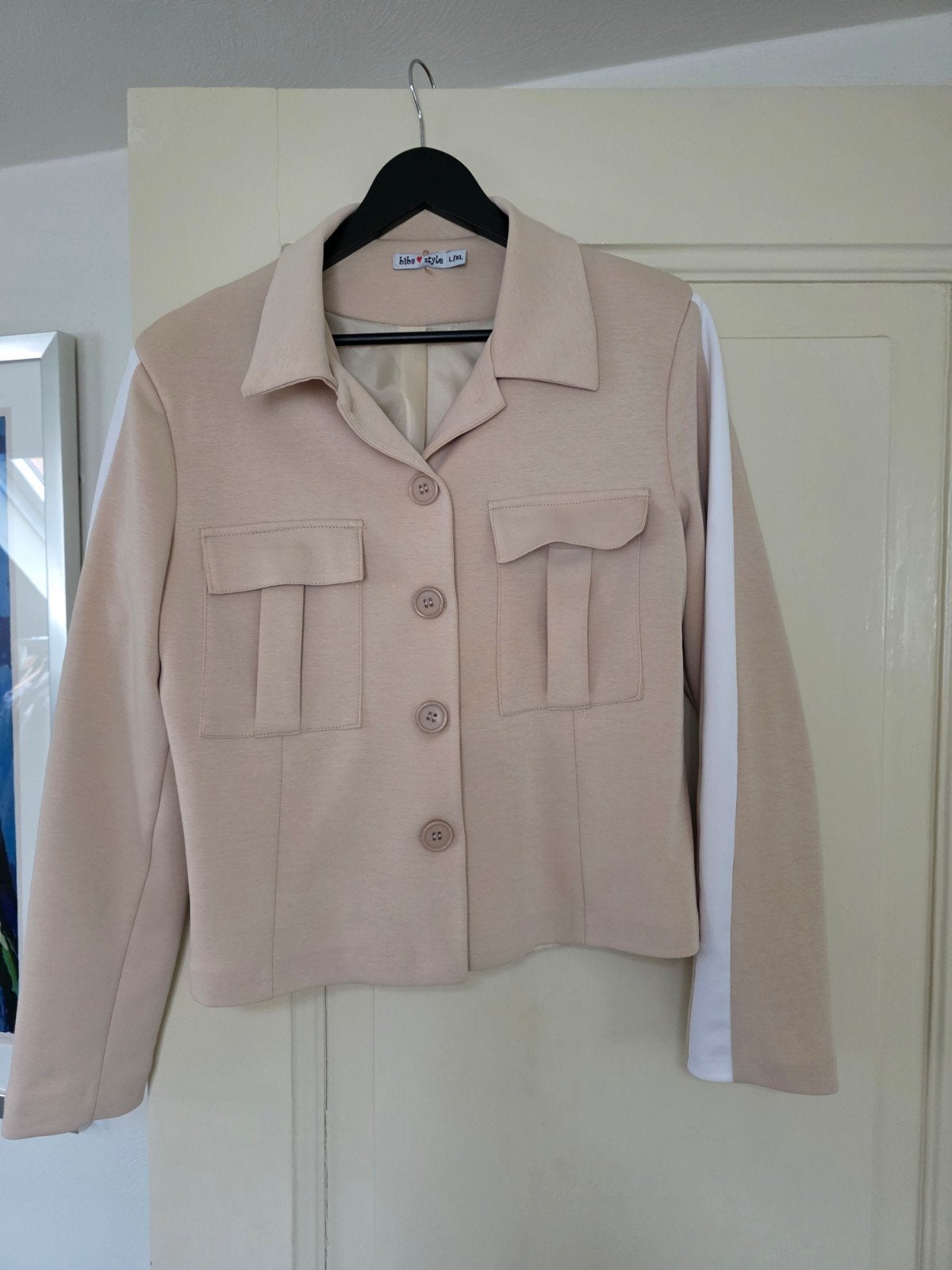 Biba Style kort jasje maat L/XL - Zo goed als nieuw, Beige, Maat 42/44 (L), Ophalen of Verzenden, Zo goed als nieuw