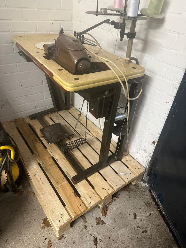 Union lock naaimachine, Hobby en Vrije tijd, Naaimachines en Toebehoren, Ophalen, Naaimachine, Overige merken