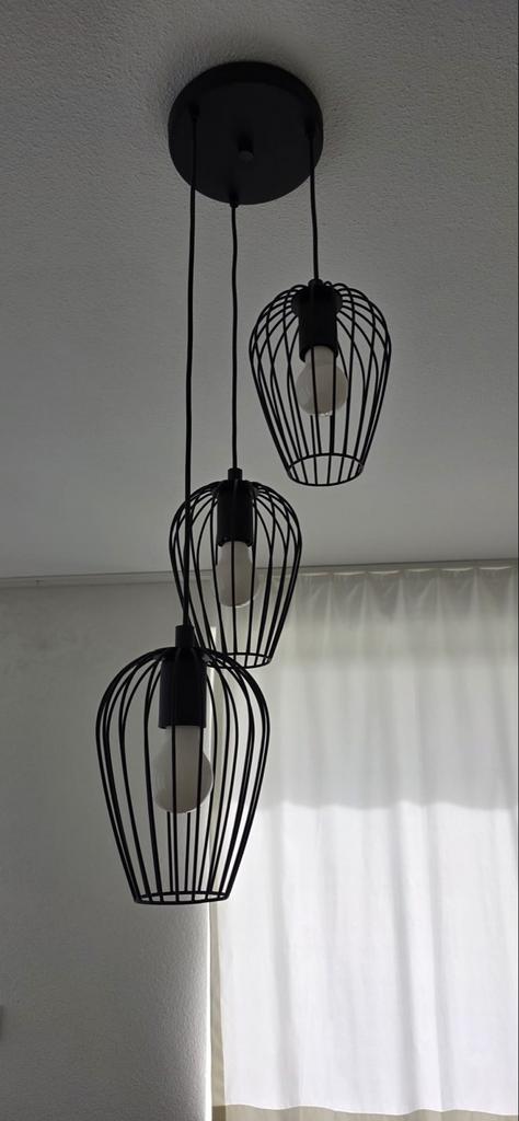 Zwarte hanglamp met 3 kooivormige lampenkappen, Huis en Inrichting, Lampen | Hanglampen, Ophalen, Zo goed als nieuw, Metaal, 75 cm of meer