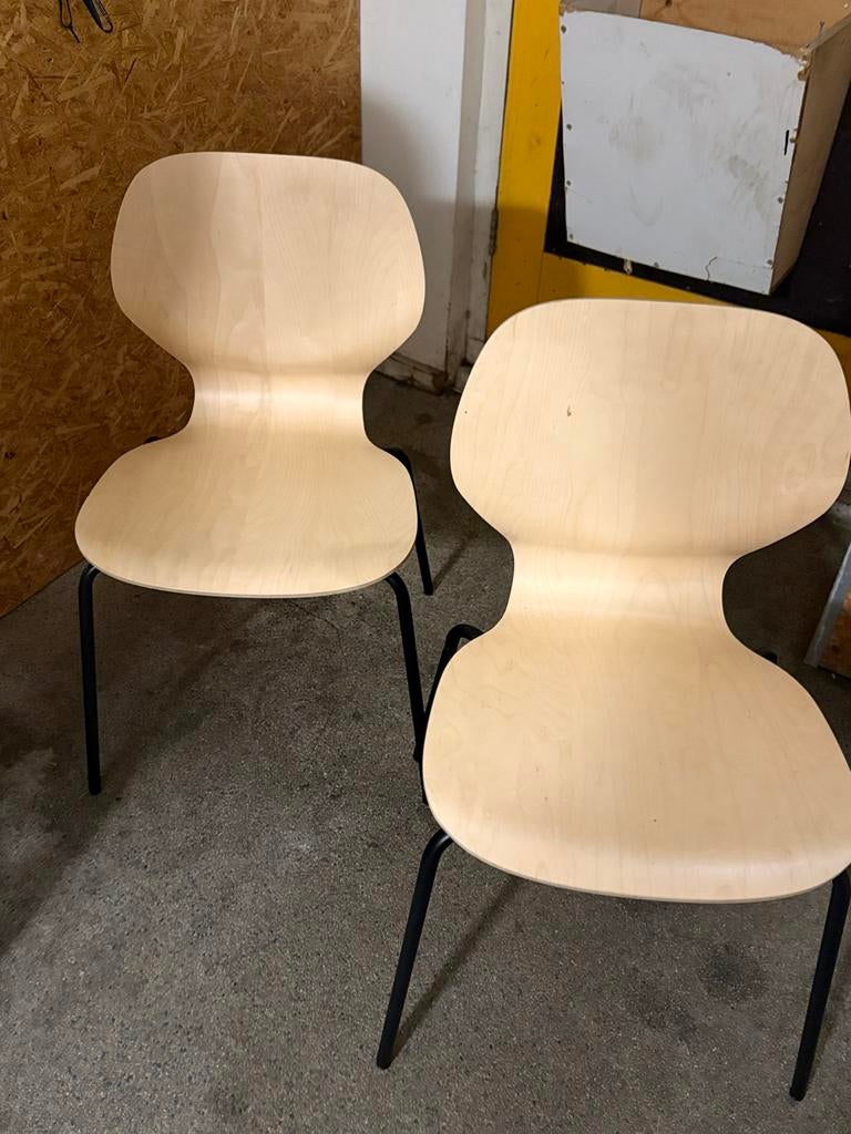 Twee houten Ikea stoelen in goede staat, Twee, Overige kleuren, Ophalen of Verzenden, Zo goed als nieuw