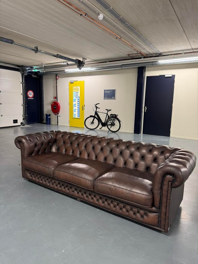 Originele Mister Chesterfield 3-zits |#B15, Huis en Inrichting, Banken | Bankstellen, Gebruikt, Chesterfield, 75 tot 100 cm, Ophalen of Verzenden