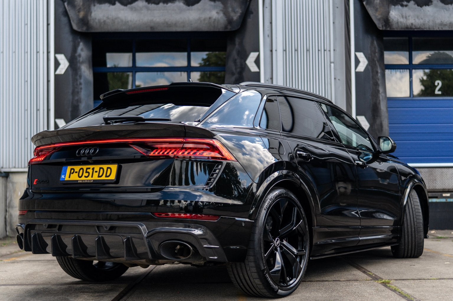 Audi Rsq8 Quattro 600PK+Massage&keramisch&nightvission&full, Auto's, Audi, 3500 kg, 600 pk, Zwart, 156 €/maand