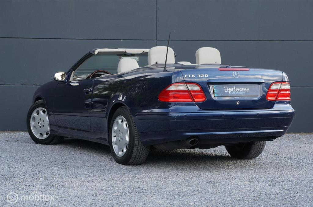 Mercedes CLK-klasse Cabrio 320 Aut. Elegance Bose Origineel!, Auto's, Mercedes-Benz, Achterwielaandrijving, Gebruikt, Beige, 1595 kg