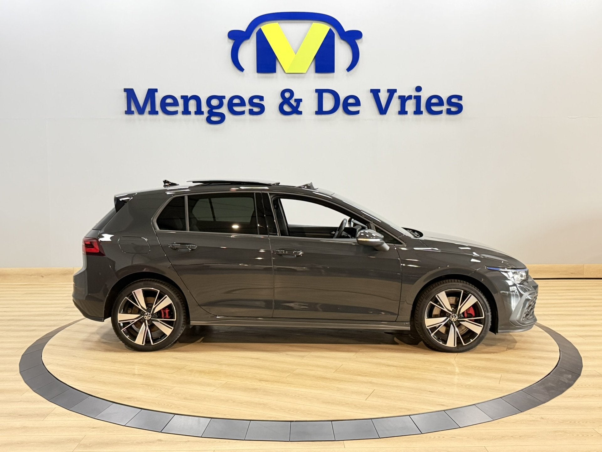 Volkswagen Golf 1.4 eHybrid GTE Airco ECC | Panorama | Stoel, 12 maanden, Gebruikt, 4 cilinders, 1524 kg