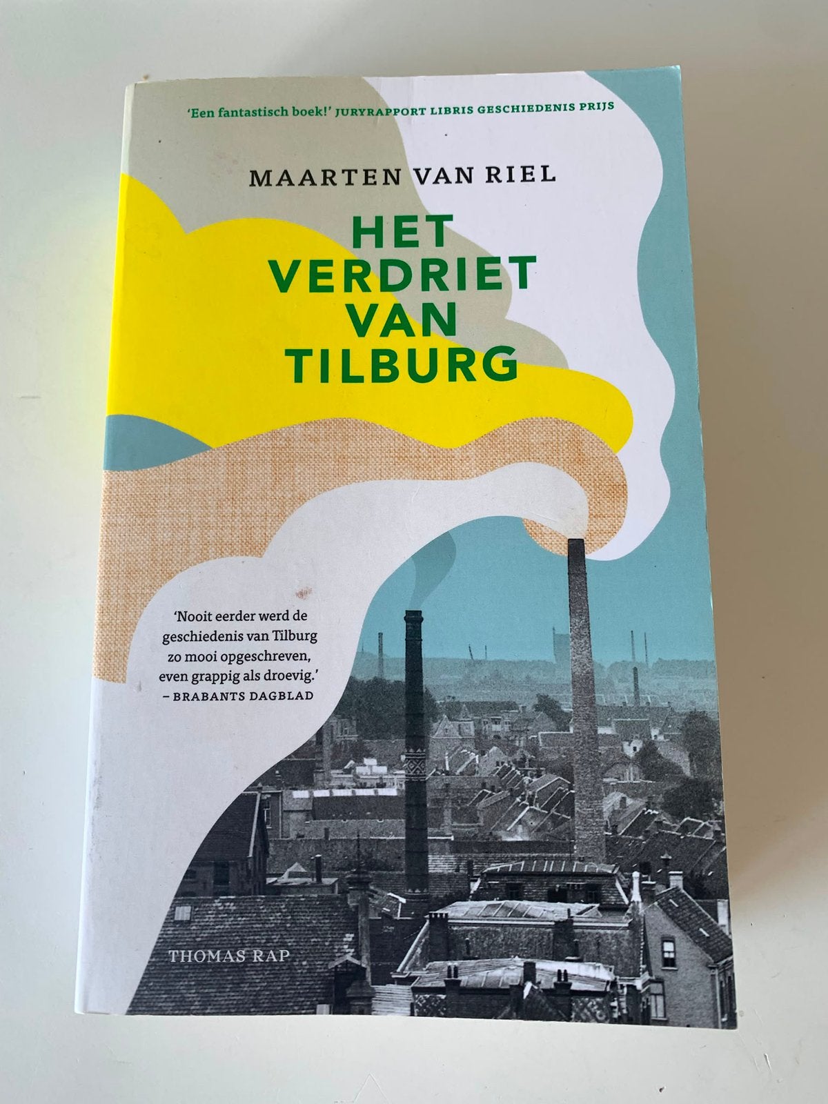Het verdriet van Tilburg - Maarten van Riel, Ophalen of Verzenden, 20e eeuw of later, Zo goed als nieuw