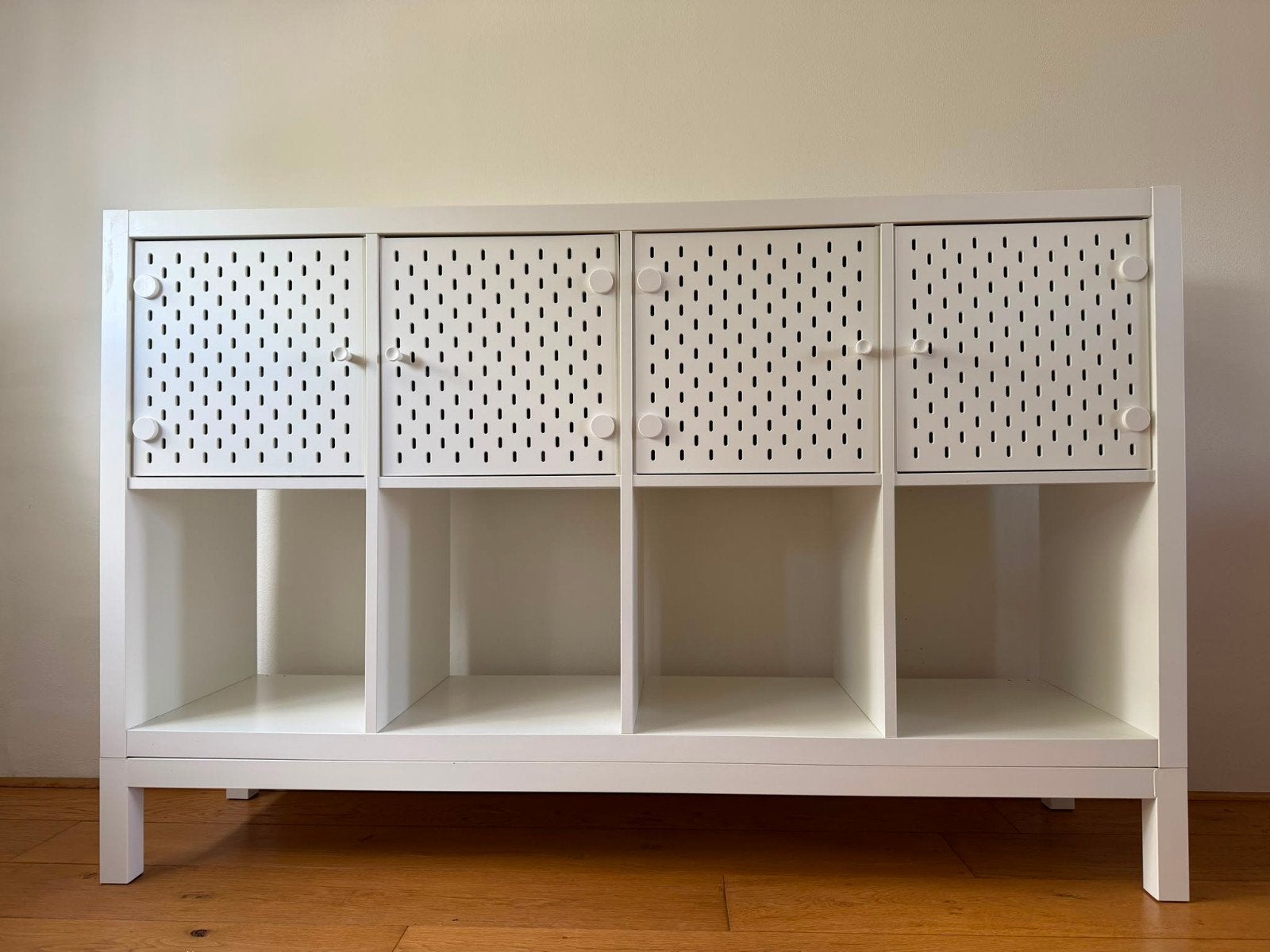 IKEA Kallax, incl. onderstel en 4x deurtjes, Ophalen, Zo goed als nieuw