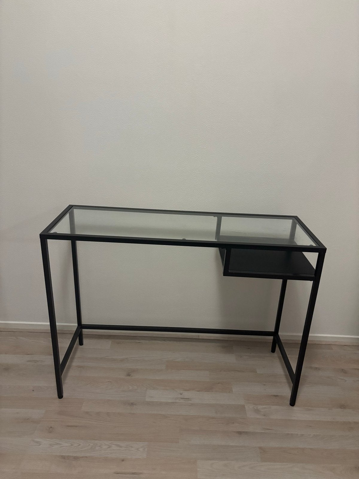 IKEA Linnmon / Adils bureau met glazen blad, Huis en Inrichting, Ophalen, Gebruikt, IKEA, Computerbureau