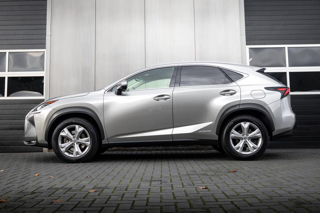 Lexus NX 300h 198 pk AWD President Line / Red-Carpet/ Stoel., Auto's, Lexus, Automaat, Gebruikt, Automatische klimaatregeling