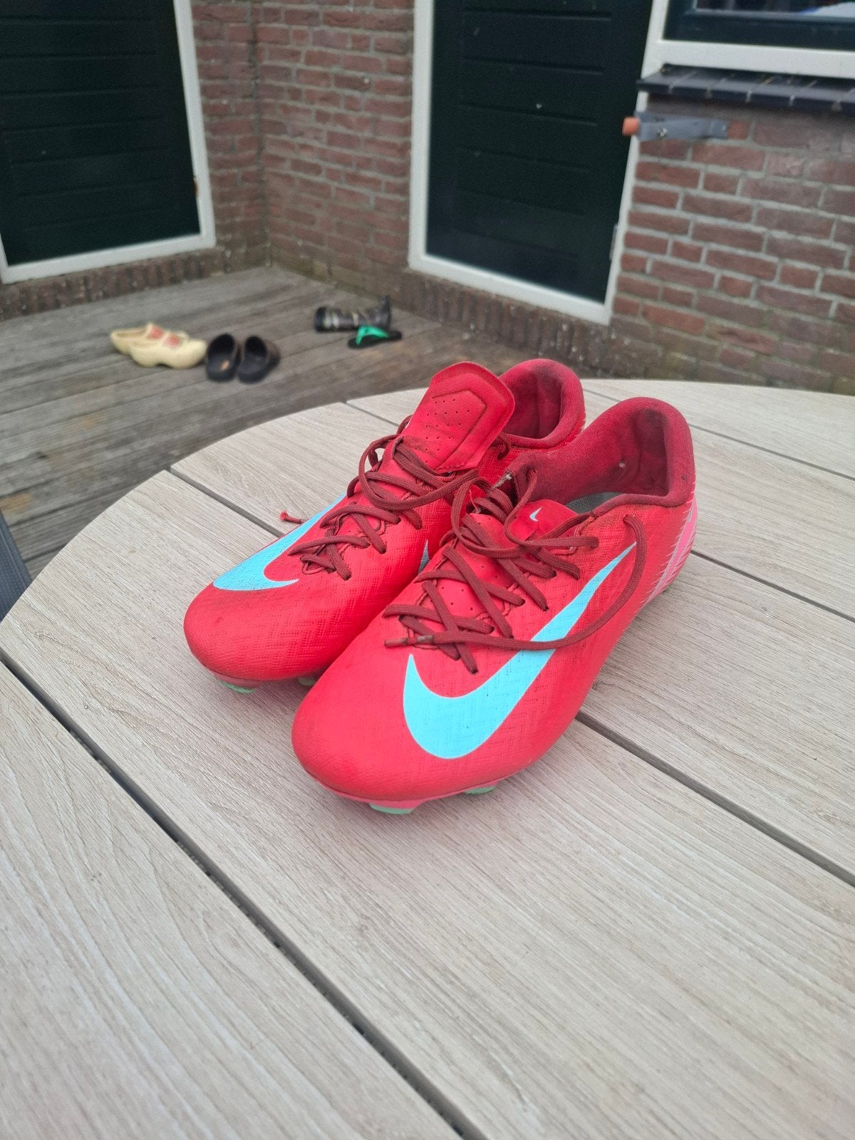 Nike Voetbalschoenen Maat 41 koraal/mint, Gebruikt, Maat XS of kleiner, Schoenen, Ophalen of Verzenden