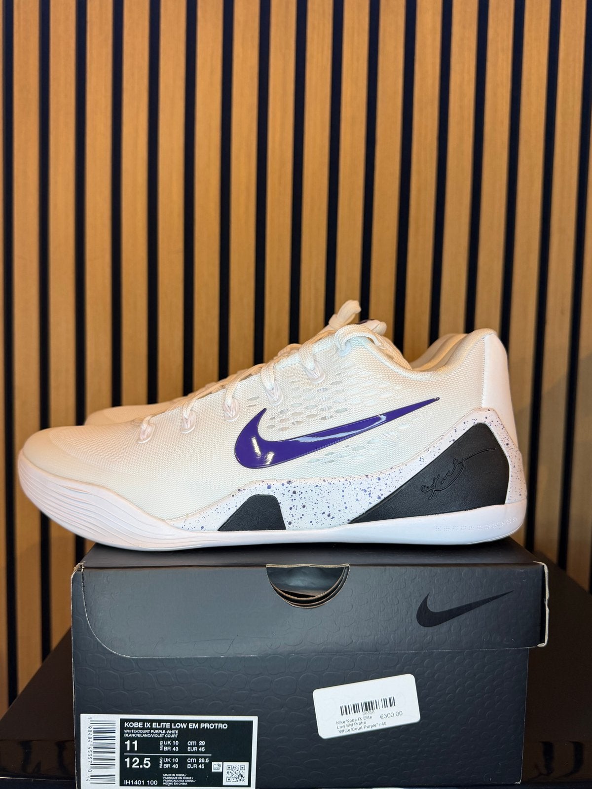 Nike Kobe IX Elite Low EM Protro White/Court Purple, Ophalen of Verzenden, Nieuw, Wit, Sneakers of Gympen