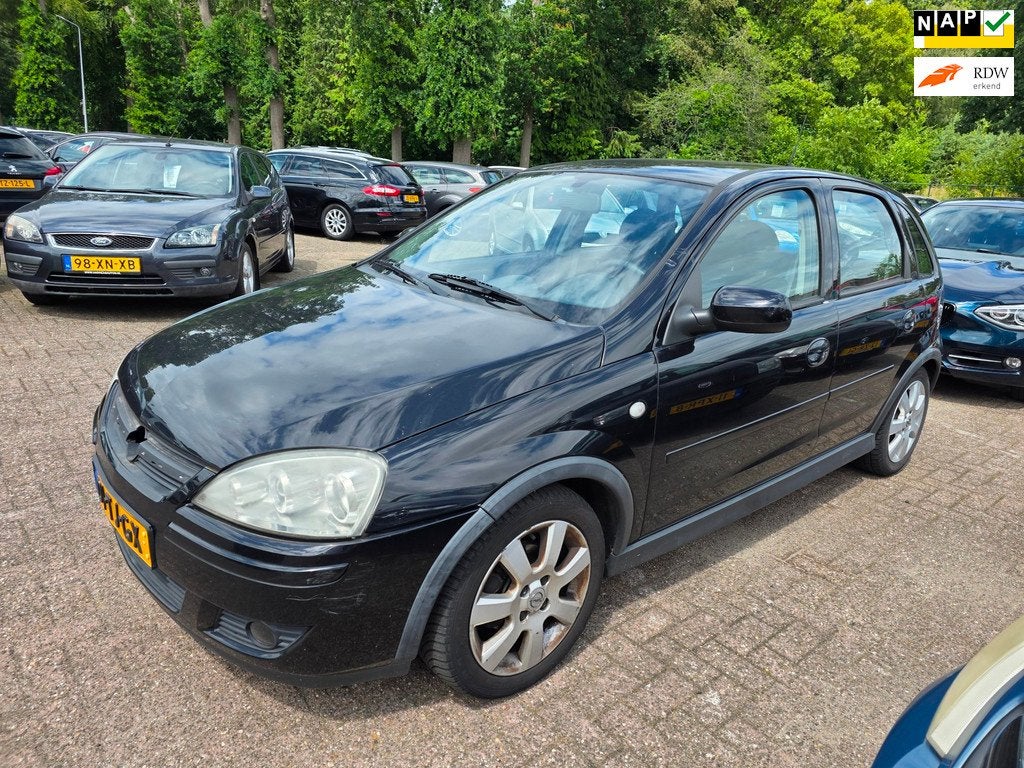 Opel Corsa 1.2-16V Silverline, Auto's, Opel, Voorwielaandrijving, 450 kg, Gebruikt, 31 €/maand