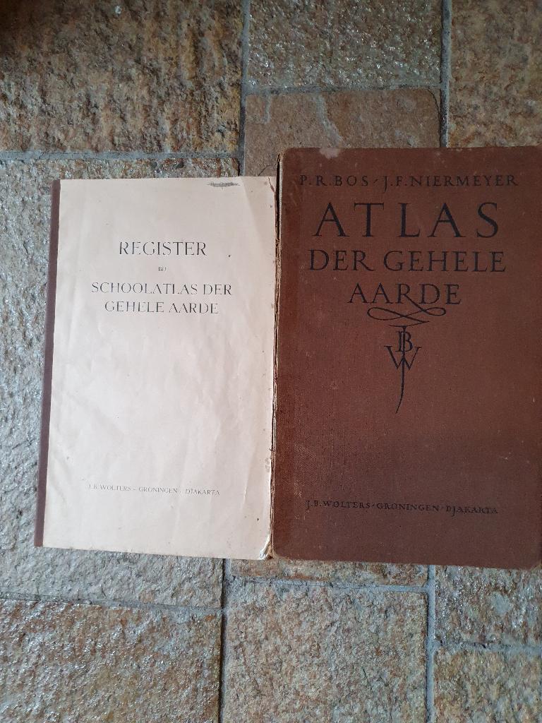 Oude Bosatlas rond 1955 in prima staat. Opsturen of opha-, Antiek en Kunst, Antiek | Boeken en Bijbels, Ophalen of Verzenden