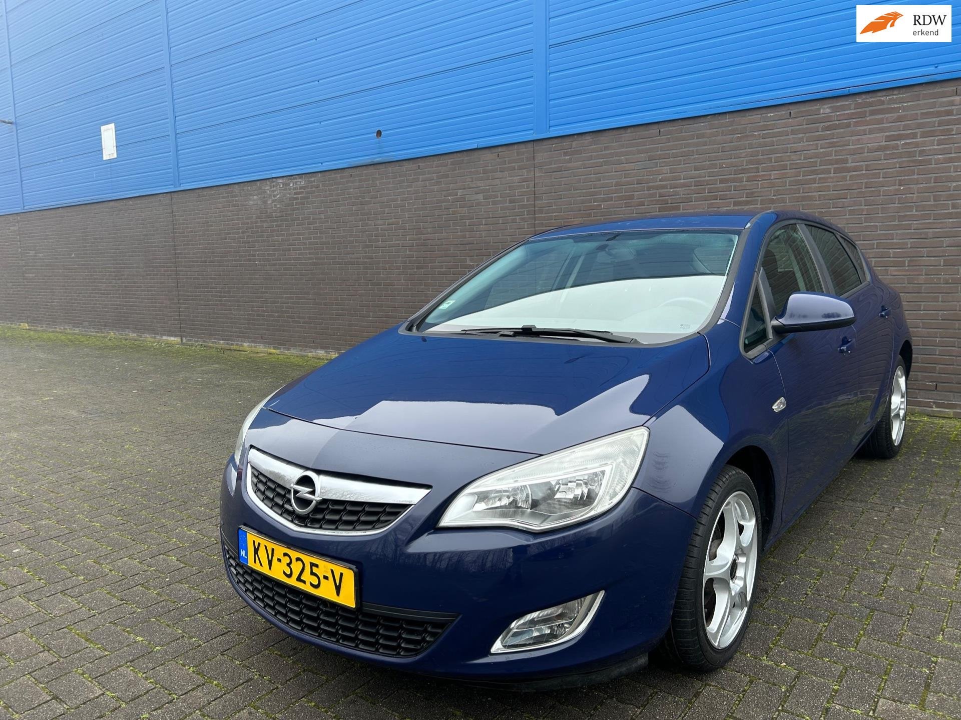 Opel Astra 1.6 Edition | Automaat | Cruise Control | 17” L, Euro 5, 680 kg, 4 cilinders, Blauw