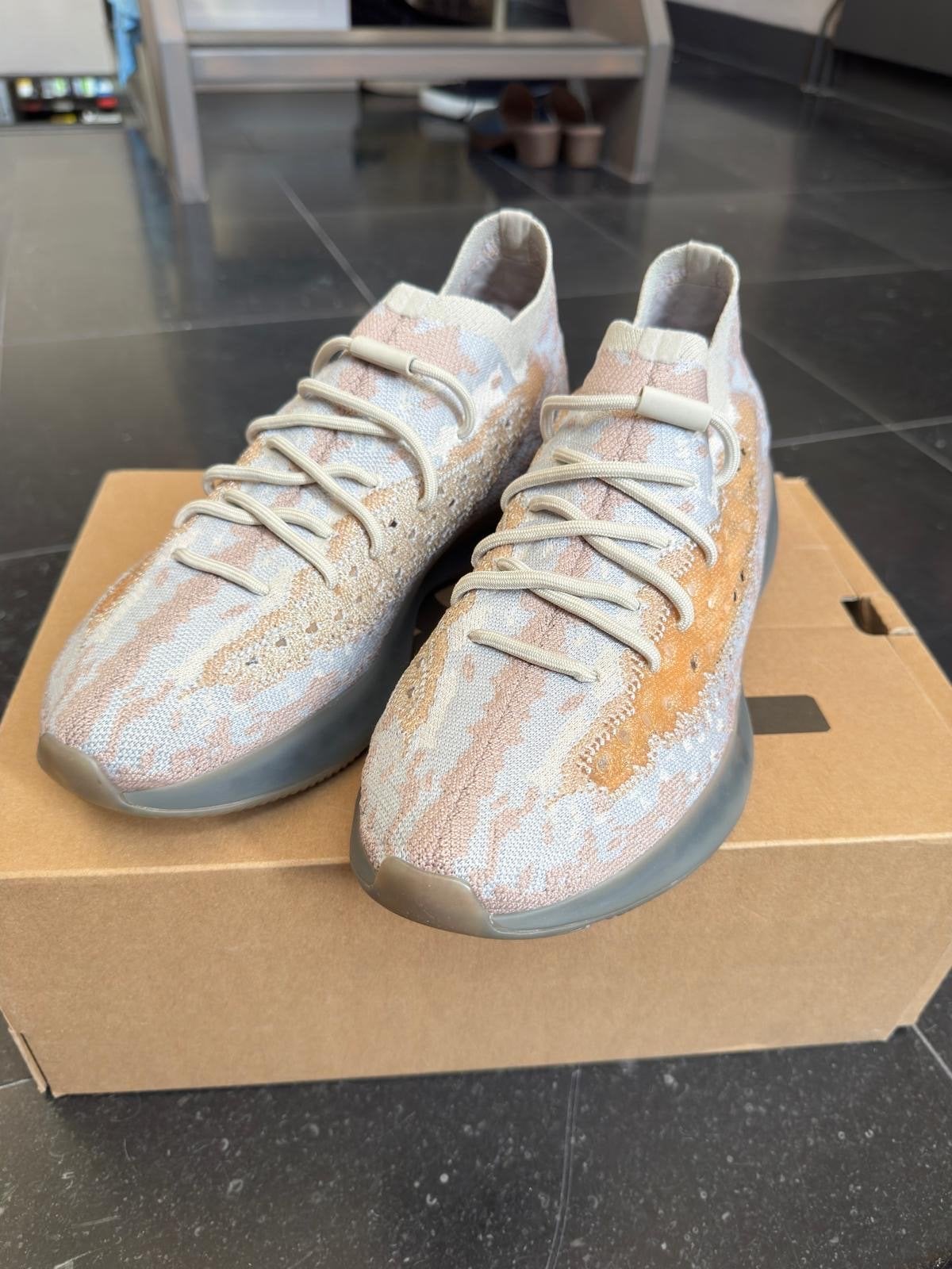 Adidas Yeezy Boost 380 Pepper. Nieuw in doos, maat 45,5, Ophalen of Verzenden, Nieuw, Overige kleuren, Sneakers of Gympen