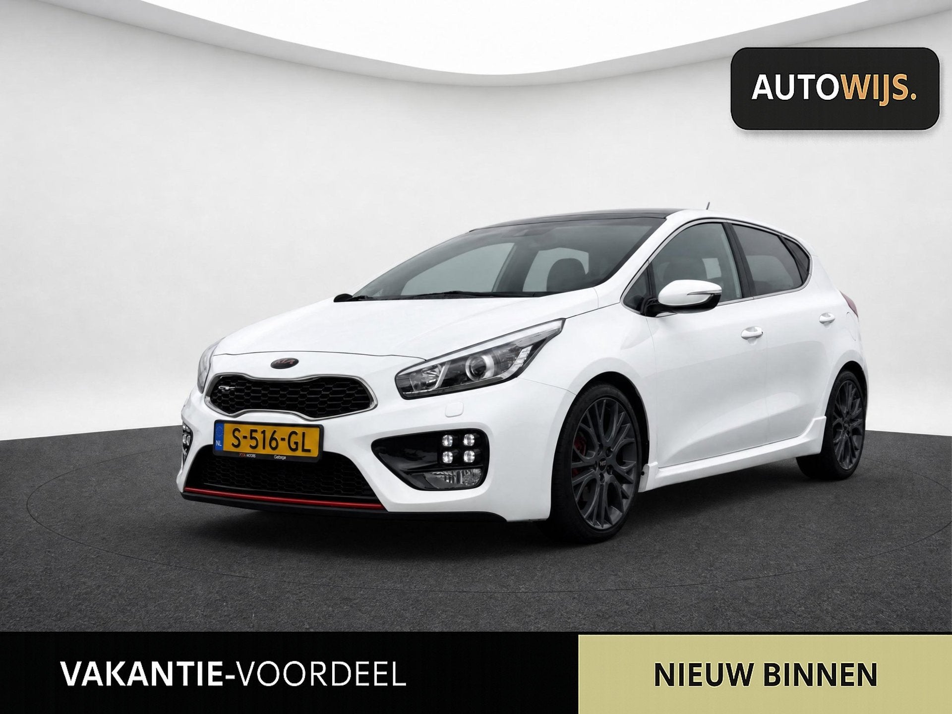 Kia Cee'd 1.6 GT|204PK|Xenon|Pano|Camera|Stuurverw, Voorwielaandrijving, Euro 5, 1591 cc, 4 cilinders