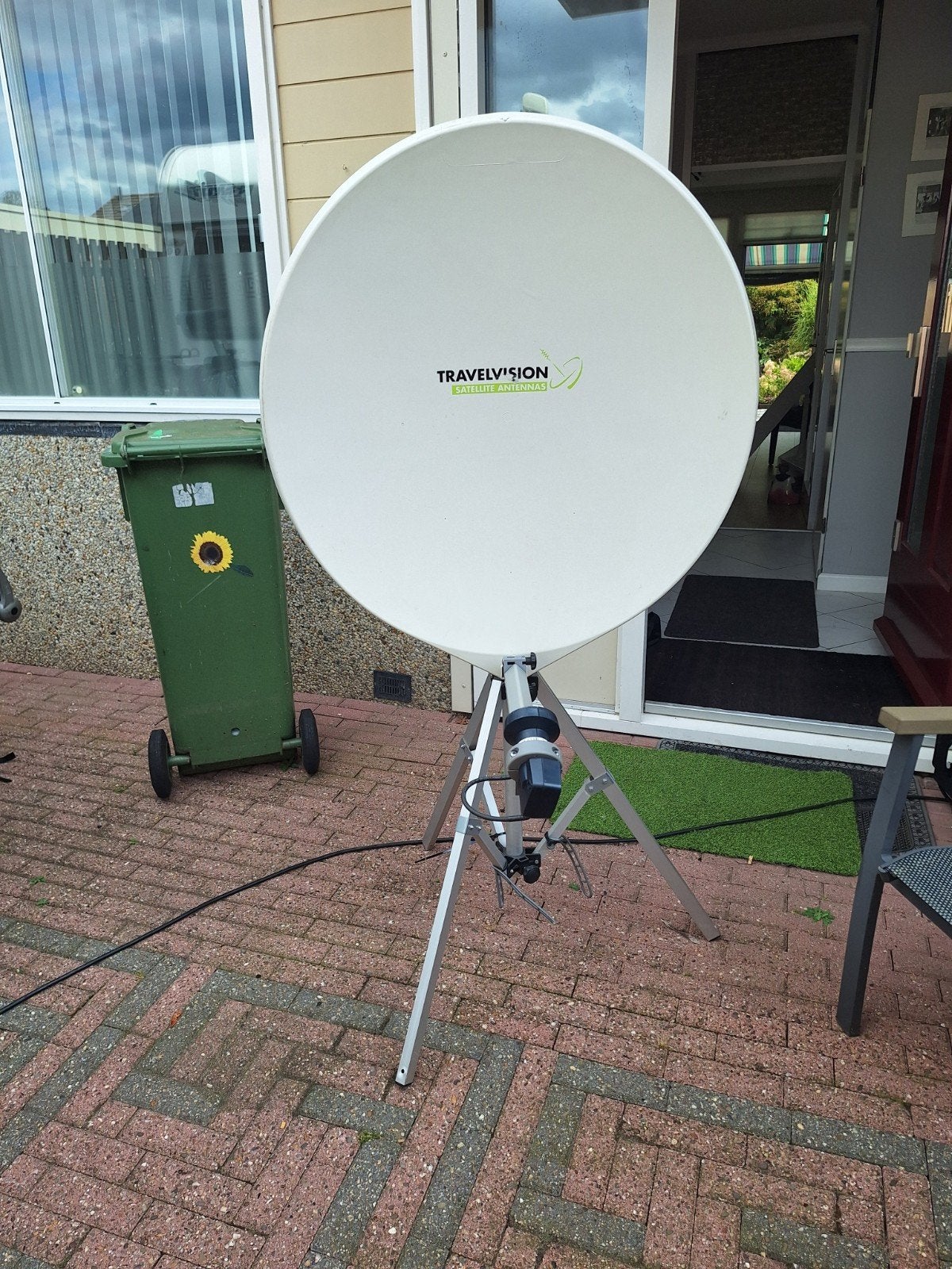 automatisch schotel met tas, Caravans en Kamperen, Camper-accessoires, Ophalen of Verzenden, Zo goed als nieuw