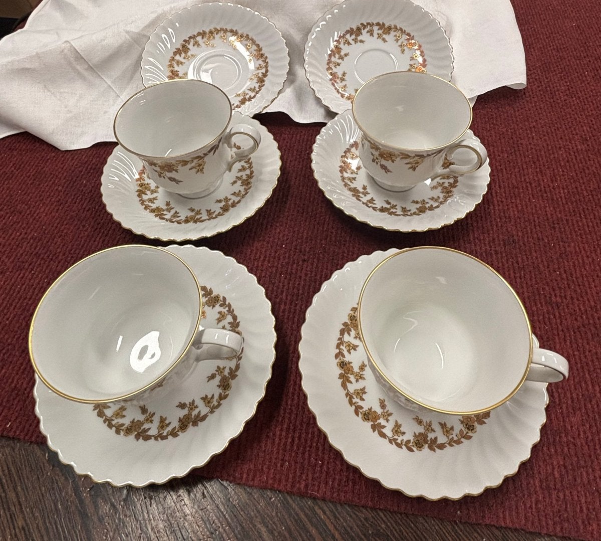 Vintage AK Kaiser set van 4 porseleinen kopjes en schotels, Ophalen of Verzenden