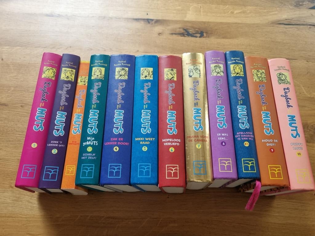 Deel 1 t/m 10 van Dagboek van een Muts, Ophalen, Gelezen, Rachel Renée Russell, Fictie