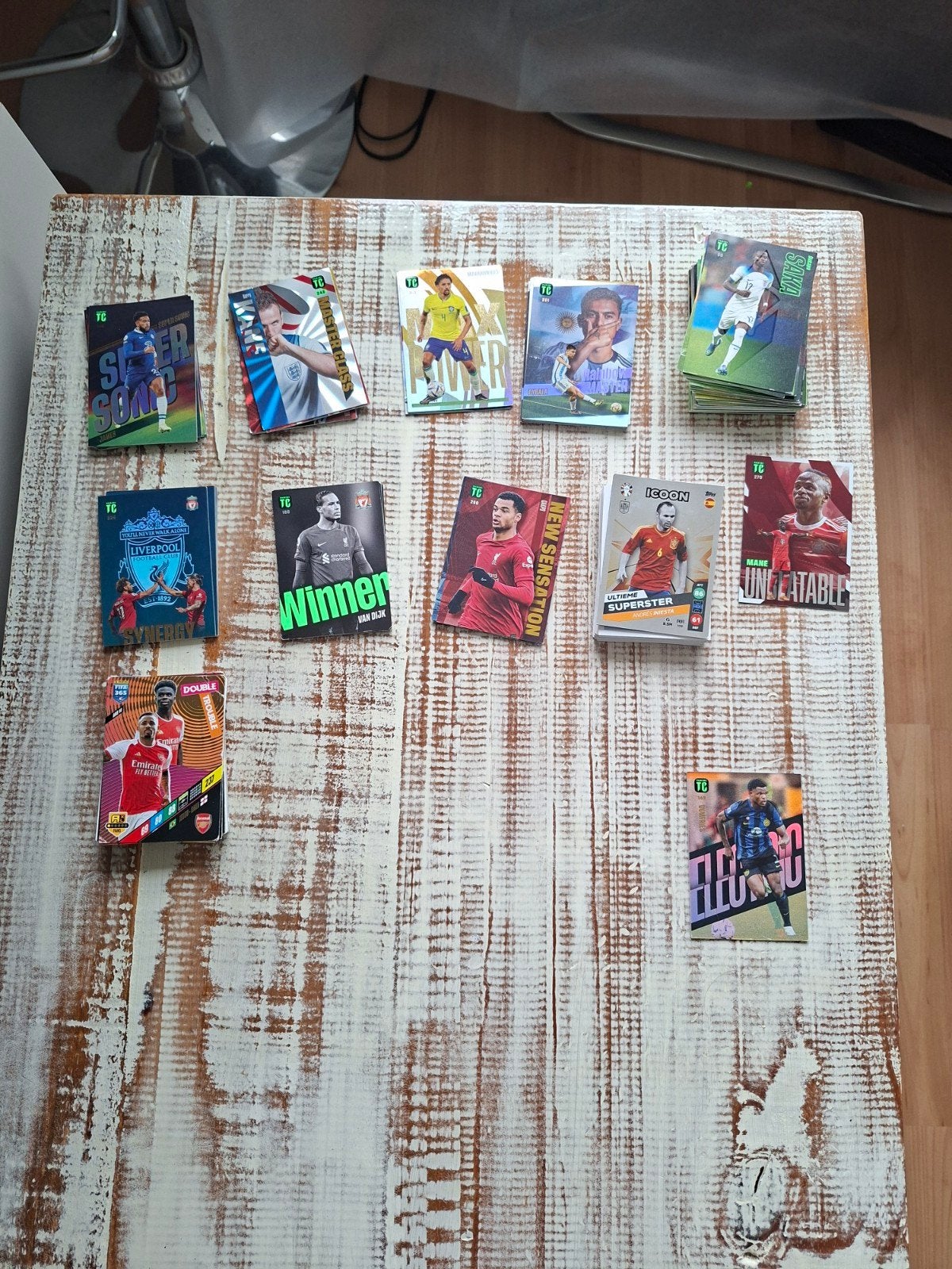 Kaarten Panini+365FIFA+EK2024, Eén persoon