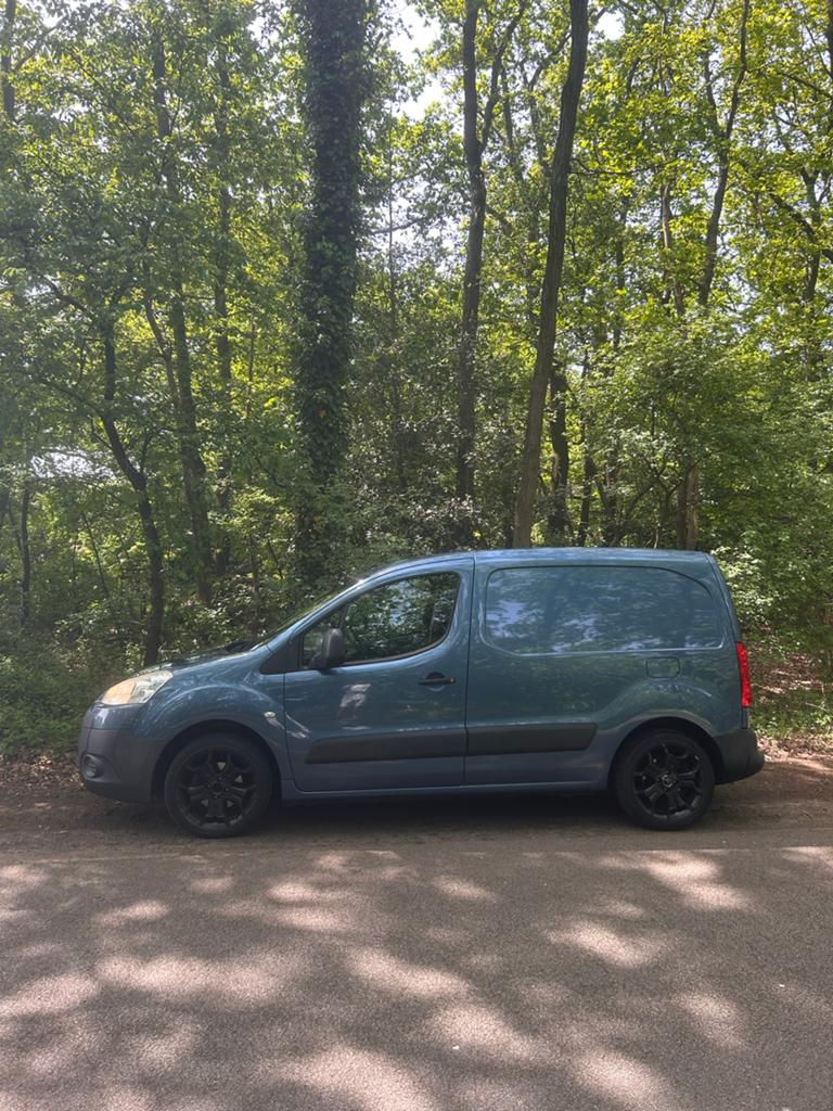 Peugeot Partner 1.6 MARGE, 125 pk, 4 cilinders, Blauw, Diesel