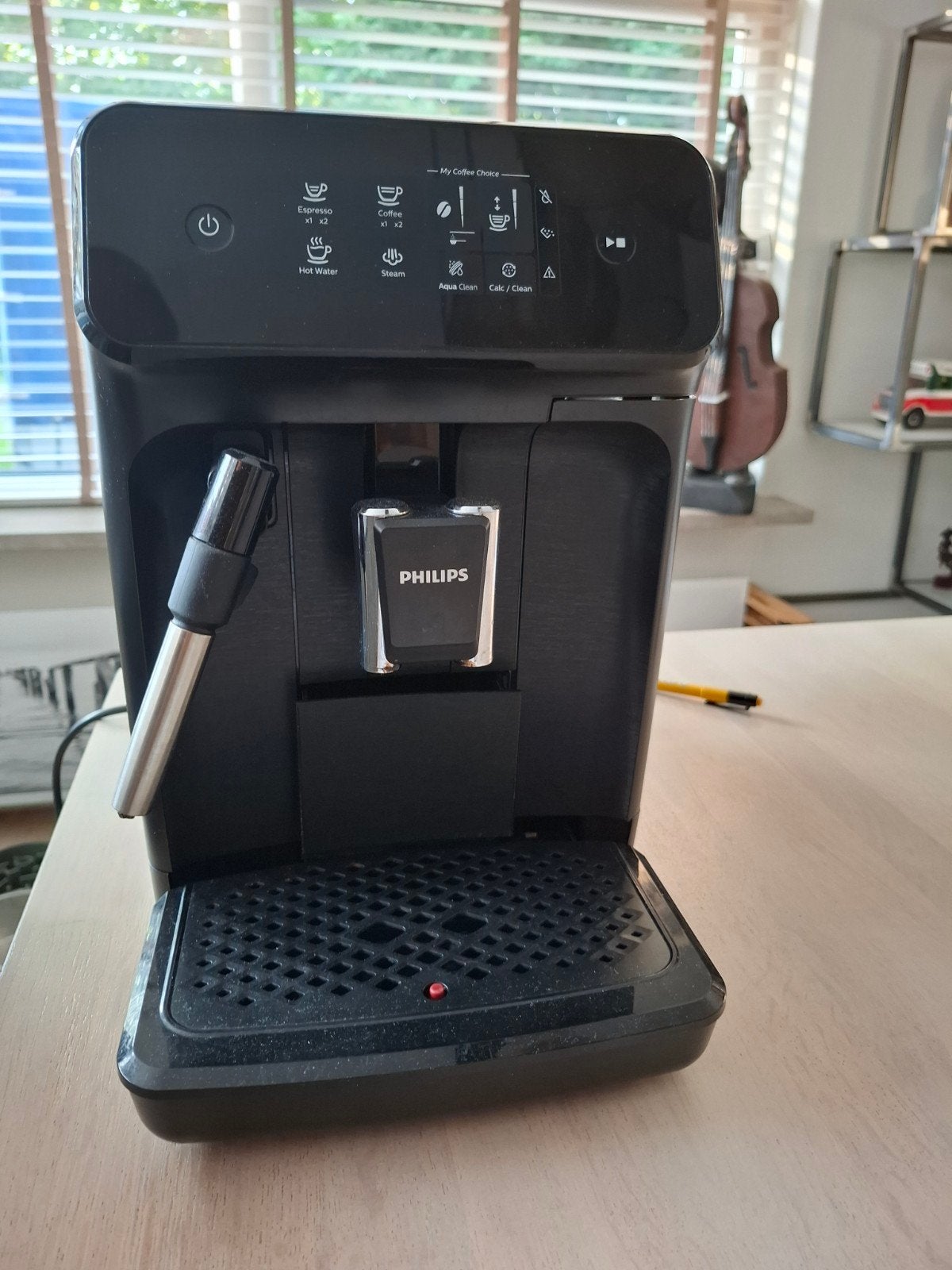 Philips 2200 serie volautomatische espressomachine, Espresso apparaat, 10 kopjes of meer, Zo goed als nieuw, Afneembaar waterreservoir
