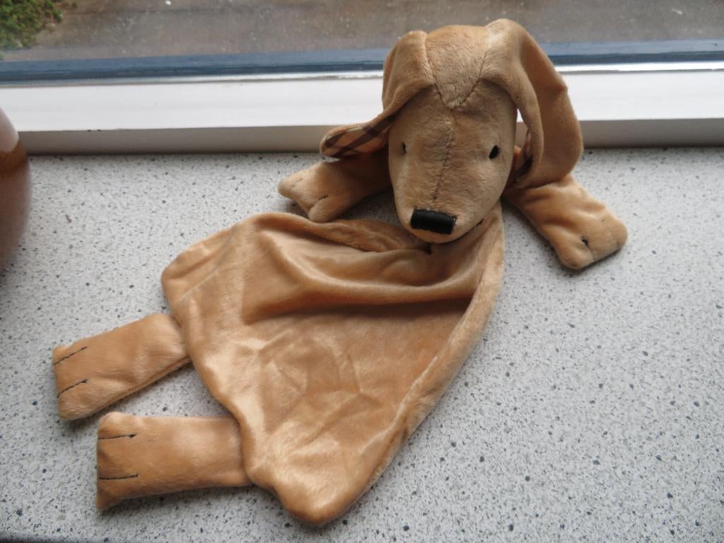 Hond teckel tekkel van Natalis Achmea ca 50 cm, Zo goed als nieuw, Middelgroot (20 tot 80 cm), Wasbaar, Bruin