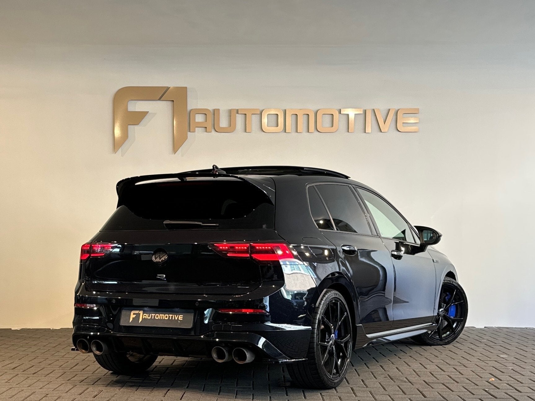 Volkswagen Golf 2.0 TSI R 4M Performance Pano|Akra|Memory|HU, Auto's, Gebruikt, 4 cilinders, 1984 cc, 320 pk