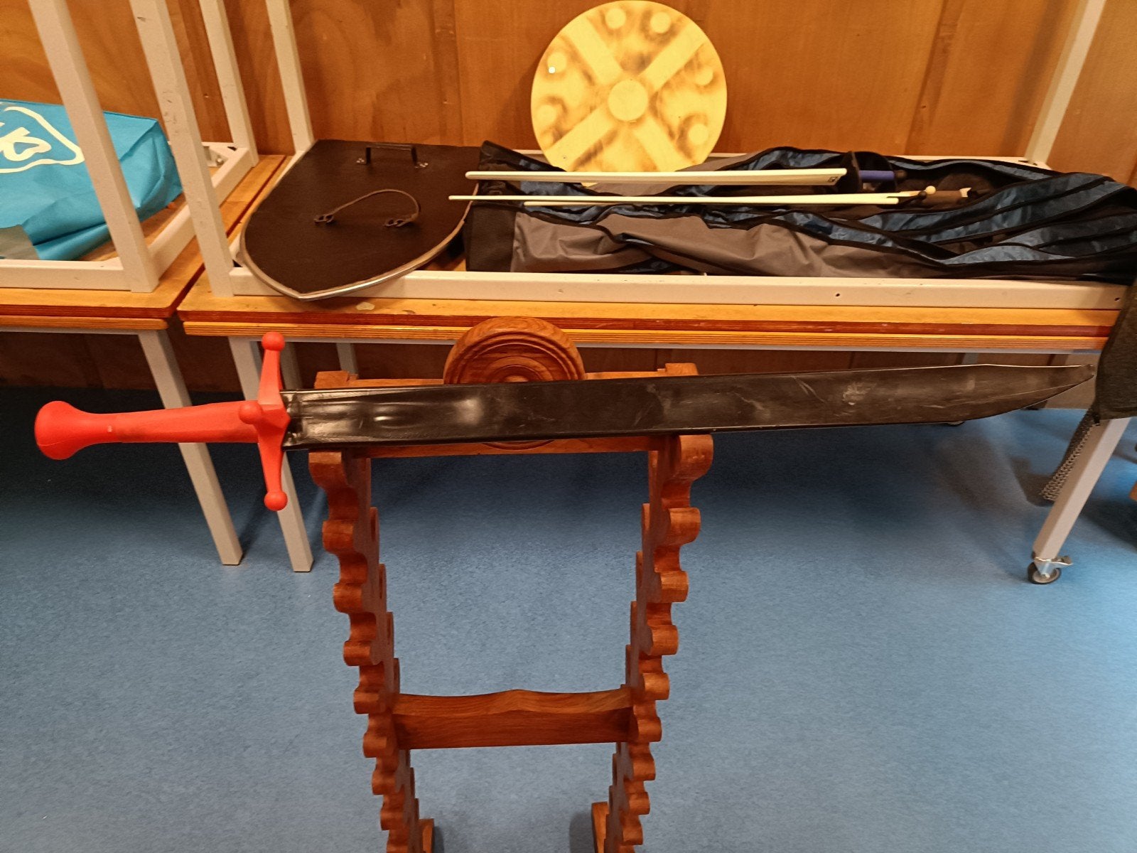 Kunststof zwaard (Messer model) - HEMA/LARP/Toneel, Ophalen, Zo goed als nieuw, Accessoires