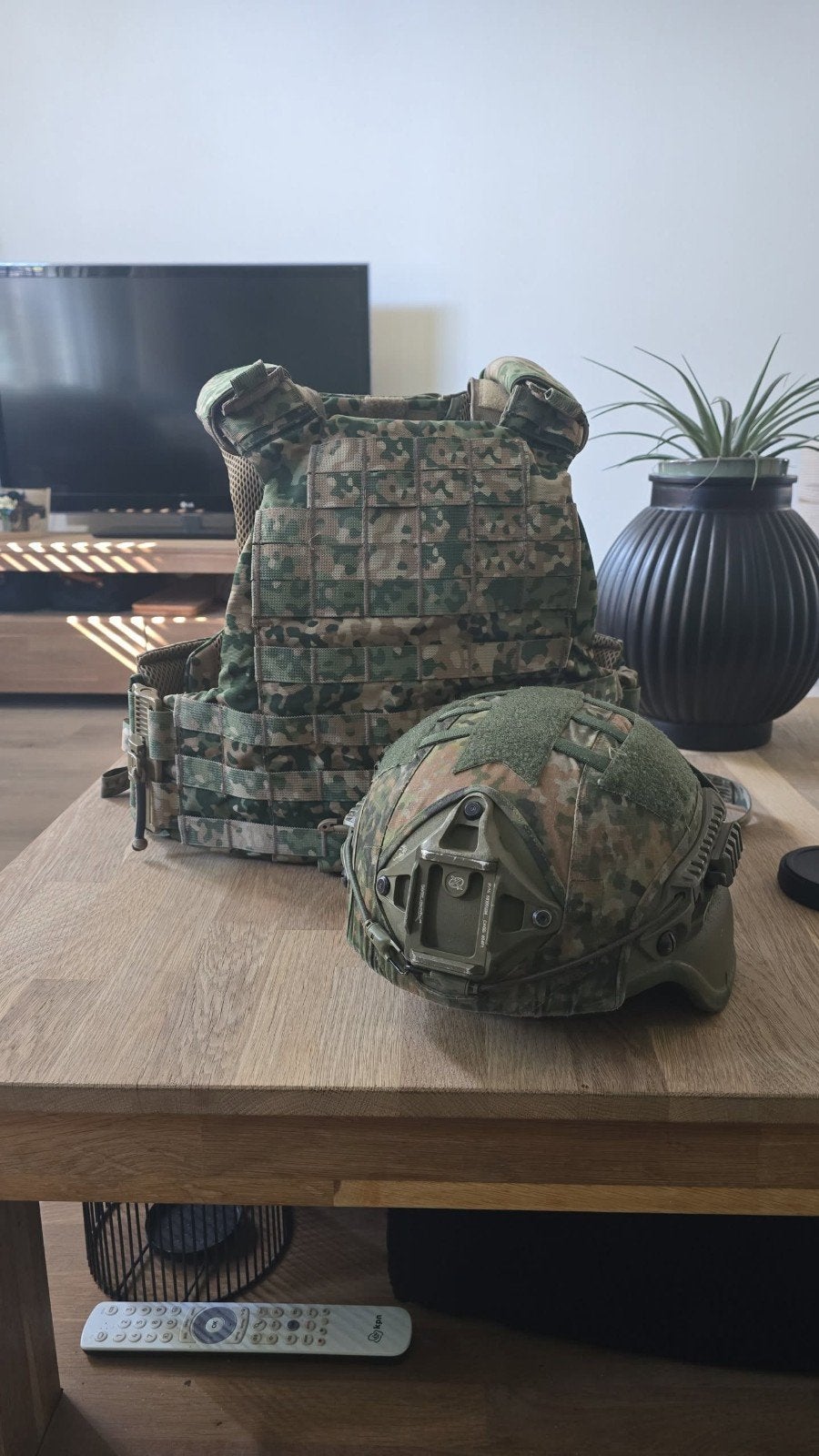 NFP Helm en Plate Carrier - Nederlandse Defensie, Ophalen of Verzenden, Landmacht, Nederland, Helm of Baret